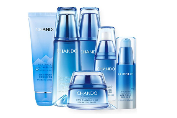 不用化妝品臉怎么補(bǔ)水(無(wú)妝修護(hù)濕潤(rùn)肌膚)?