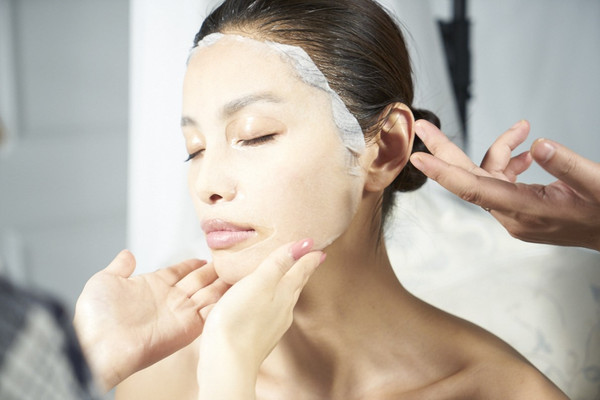 做面膜能祛除皺紋嗎(面膜能去皺嗎)?