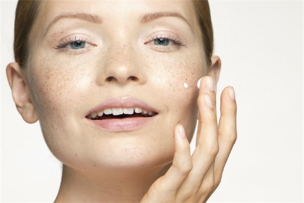 隆力琦去斑去痘(去斑去痘,隆力琦為您提供完美肌膚)?